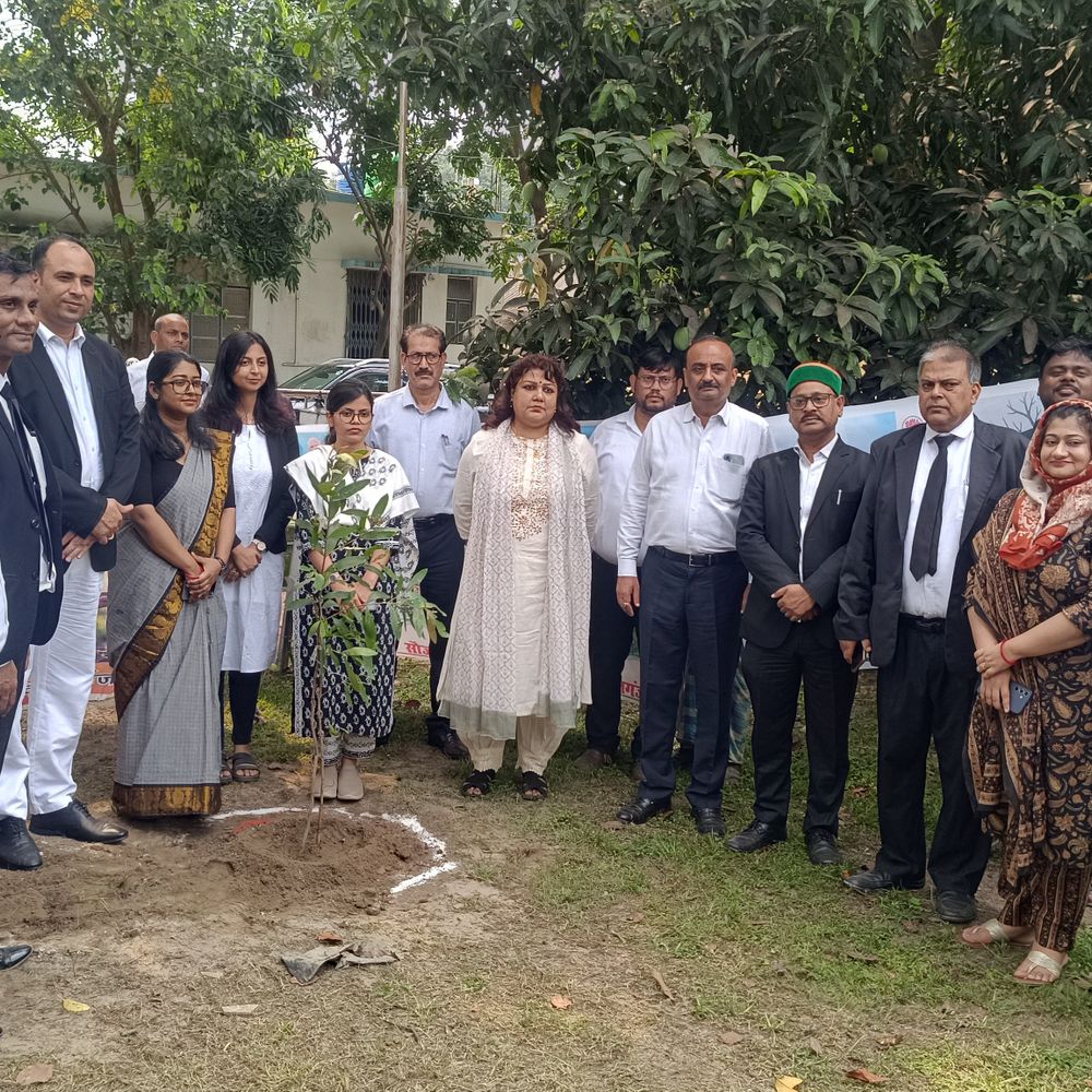 किशनगंज न्यायालय परिसर में प्लांटेशन का कार्यक्रम:डिस्ट्रिक्ट जज ने दिया एनवायर्नमेंटल प्रोटेक्शन का मैसेज