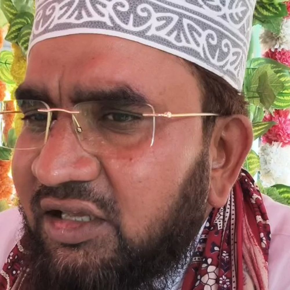 मौलाना इरशाद बोले- युवाओं को बहकावे में नहीं आना चाहिए:सीतामढ़ी में पेपर लीक पर सख्त कार्रवाई की मांग, भीड़ से दूर रहने की सलाह