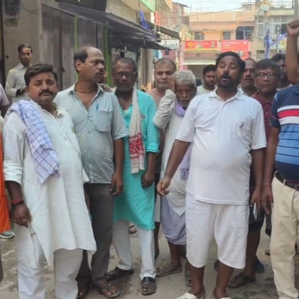 सकरी–हसनपुर रेल परियोजना के लिए कुशेश्वरस्थान बाजार बंद:मंत्री-सांसद, विधायक के खिलाफ लगे नारे, कहा- हमारी मांग पूरी करो