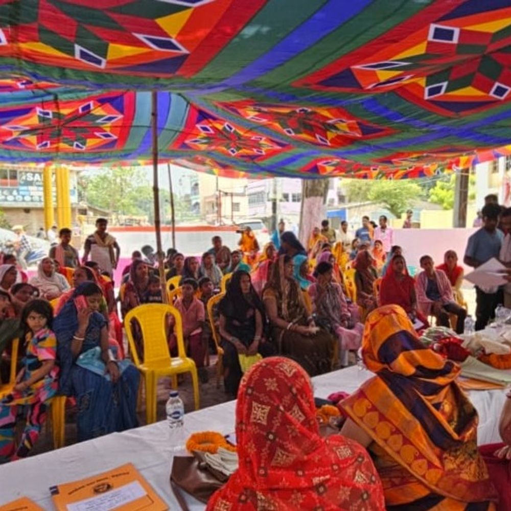 चौथे सहयोग शिविर में उमड़ी फरियादियों की भीड़:बेगूसराय में जमीन विवाद-दिव्यांग पेंशन की समस्या लेकर पहुंचे लोग; तुरंत हुआ मामलों का निपटारा