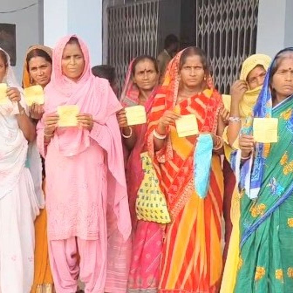 पूर्णिया में सैकड़ों महिलाओं से करोड़ों की ठगी:सहायता माइक्रो फाइनेंस नाम से फर्जी कंपनी खोली, 5 दिन में 1.60 लाख लोन दिलाने का झांसा देकर फरार