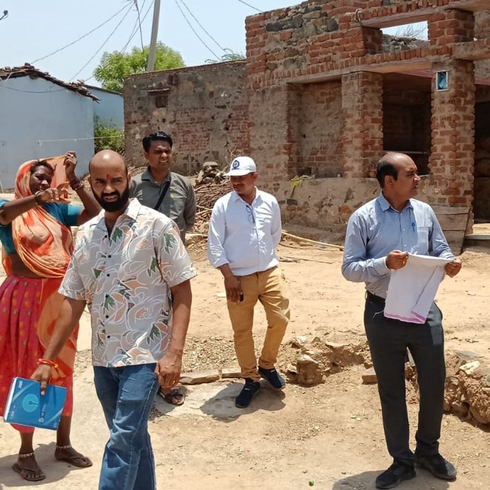 सलूंबर में जनगणना मकान सूचिकरण का निरीक्षण:अधिकारियों ने पेयजल-बिजली व्यवस्थाएं देखी, प्रगणकों को दिए निर्देश
