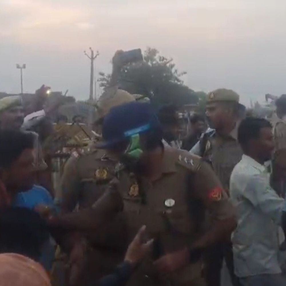 संभल के युवक का नोएडा में मिला शव:पोस्टमॉर्टम के बाद परिजनों ने जाम लगाया, पुलिस से हुई झड़प; युवक ने सीओ को धक्का मारा
