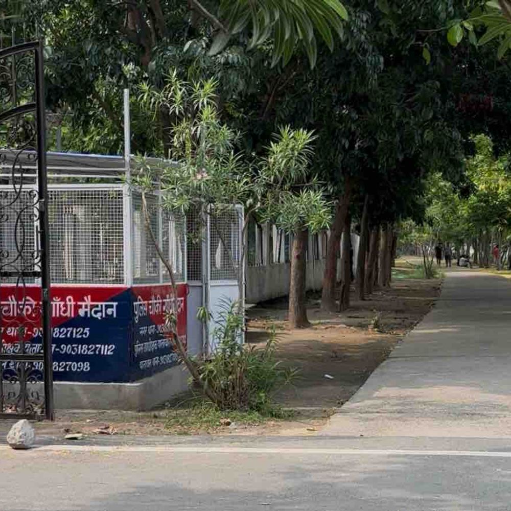 मोतिहारी में एसपी की बड़ी कार्रवाई:चिरैया थानाध्यक्ष लाइन हाजिर, गांधी मैदान चौकी इंचार्ज निलंबित, लापरवाही पर उठाया कदम
