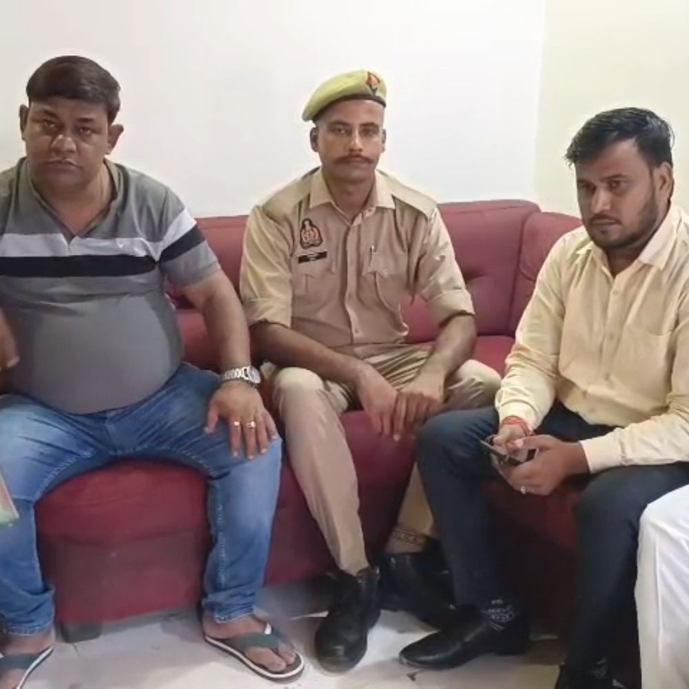 सपा नेताओं को हाउस अरेस्ट किया गया:कानून-व्यवस्था के मुद्दे पर प्रशासन को ज्ञापन सौंपने की थी तैयारी