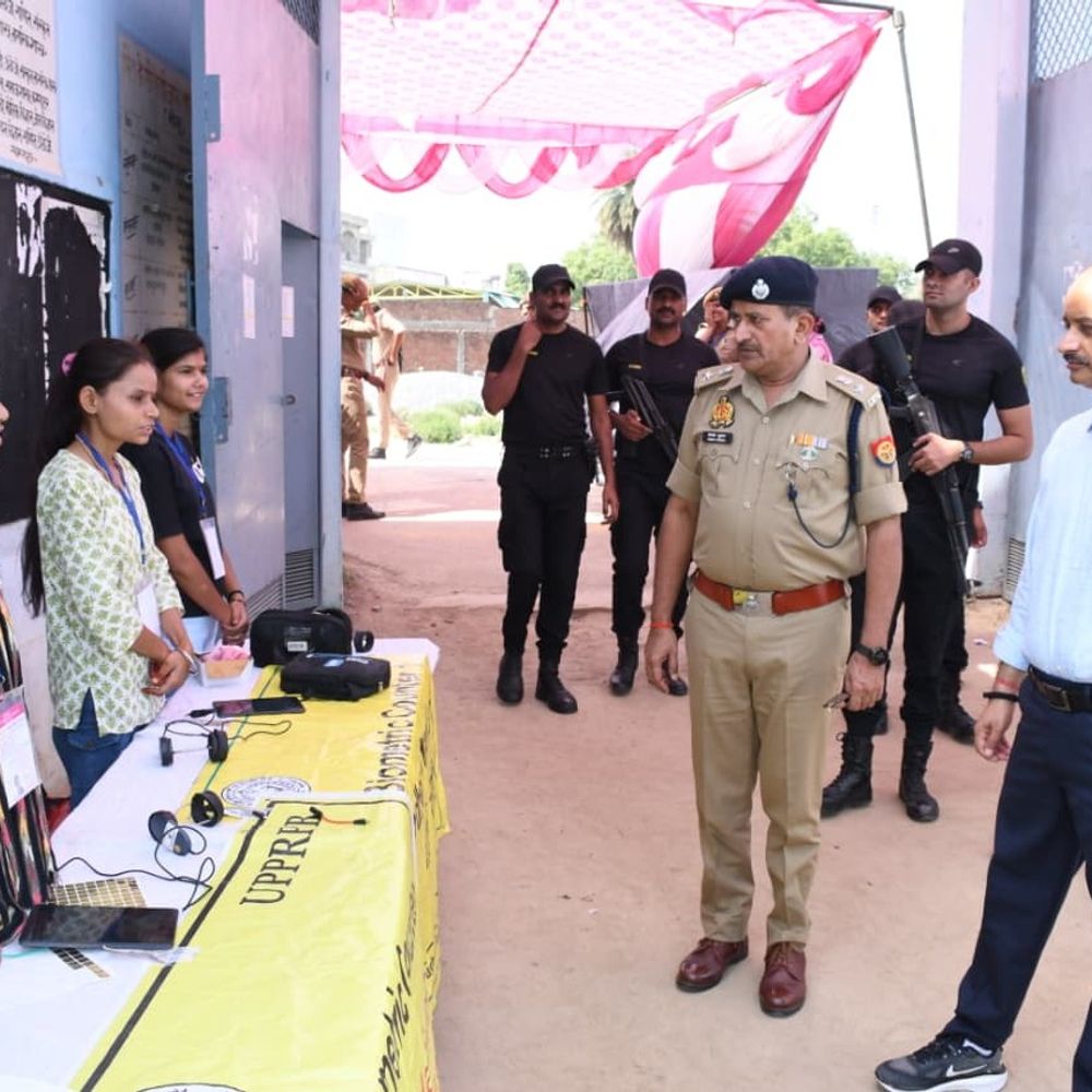 अंतिम दिन 1519 ने छोड़ी पुलिस आरक्षी भर्ती परीक्षा:कन्नौज में लगातार तीन दिन तक दो पालियों में कराई गई परीक्षा, केंद्रों पर रही सख्ती