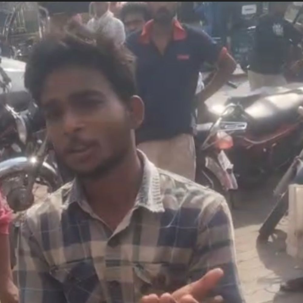 निजी अस्पताल में प्रसूता की मौत, परिजनों का हंगामा:जालौन में लापरवाही का आरोप, शव रेफर करने की कोशिश