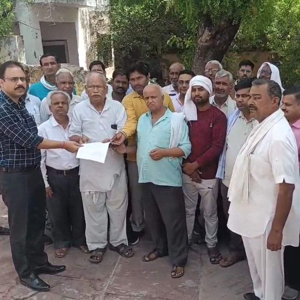 बसेड़ी में दिनदहाड़े दुकान से 2.80 लाख रुपए चोरी:व्यापारियों में रोष, पुलिस गश्त बढ़ाने की उठाई मांग