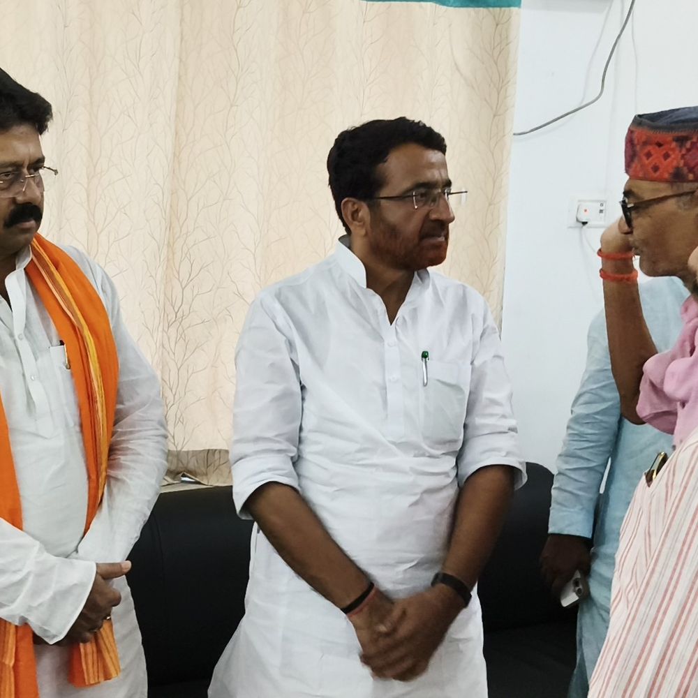 सरकार भारी बारिश और सूखे से निपटने को तैयार:कैमूर में आपदा प्रबंधन की रिव्यु मीटिंग में मंत्री ने दिए कड़े निर्देश