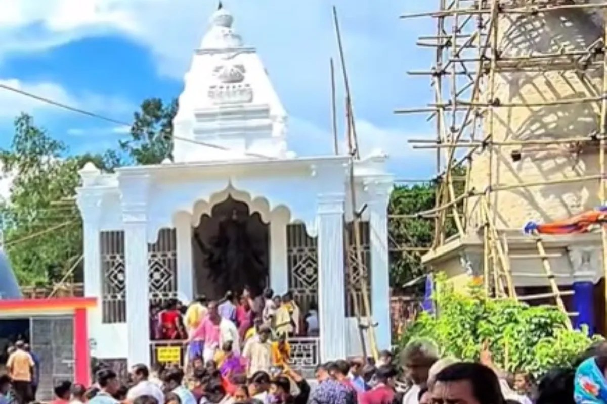 बांग्लादेश में राधा-गोविंद मंदिर को ध्वस्त करने की धमकी, धार्मिक विरासत पर संकट गहराया