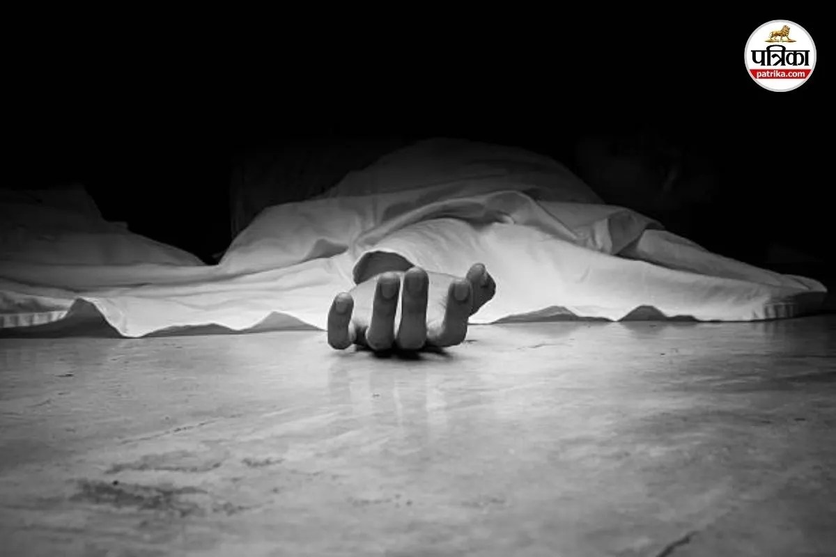 Dhamtari News: धमतरी में झोलाछाप डॉक्टर की बड़ी लापरवाही, बिना एम्बुलेंस कार में कर दिया रेफर, युवक ने रास्ते में तोड़ा दम