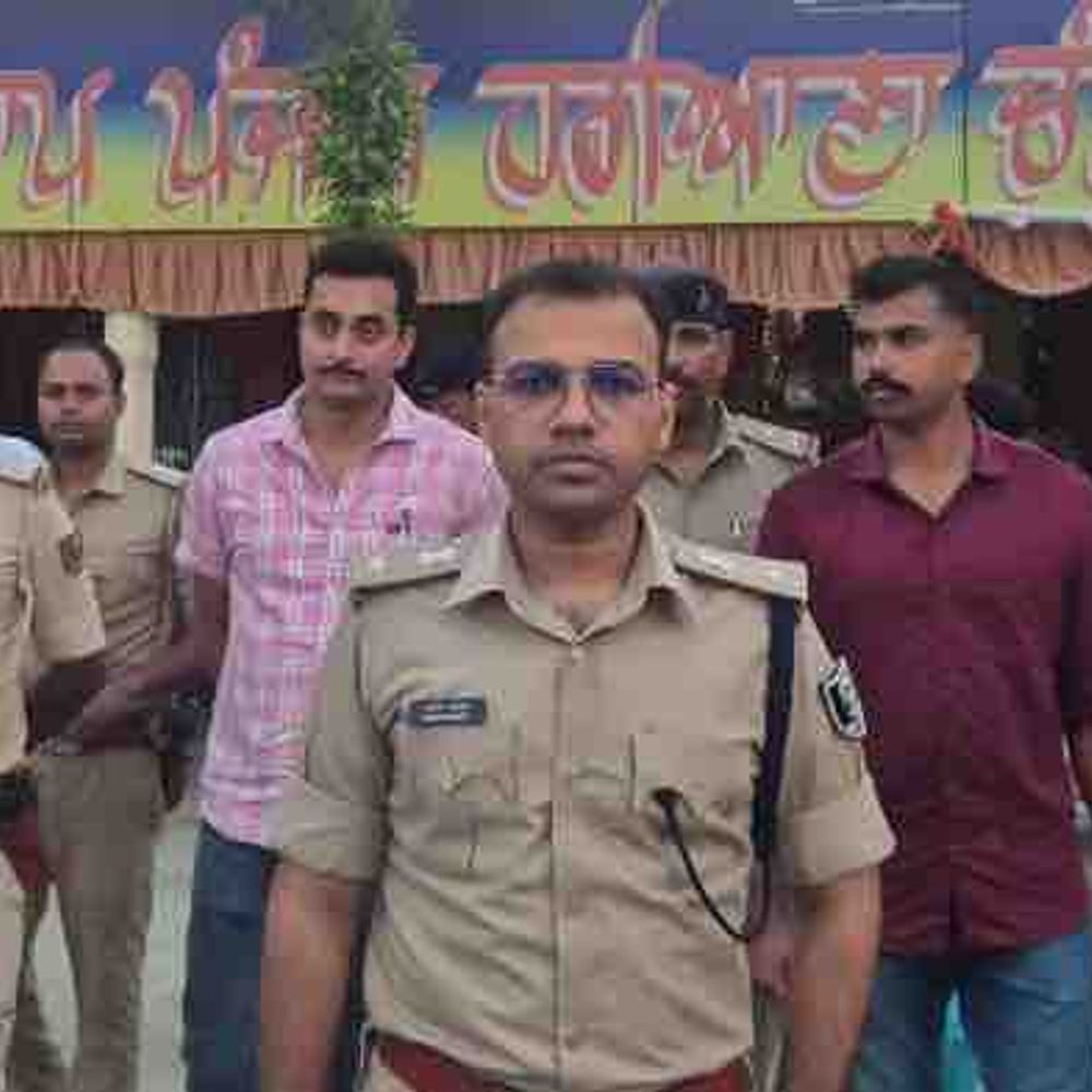 मोतिहारी में ढाबे से 56 KG डोडा अफीम बरामद:2 तस्कर गिरफ्तार, अंतरराष्ट्रीय बाजार में लाखों कीमत