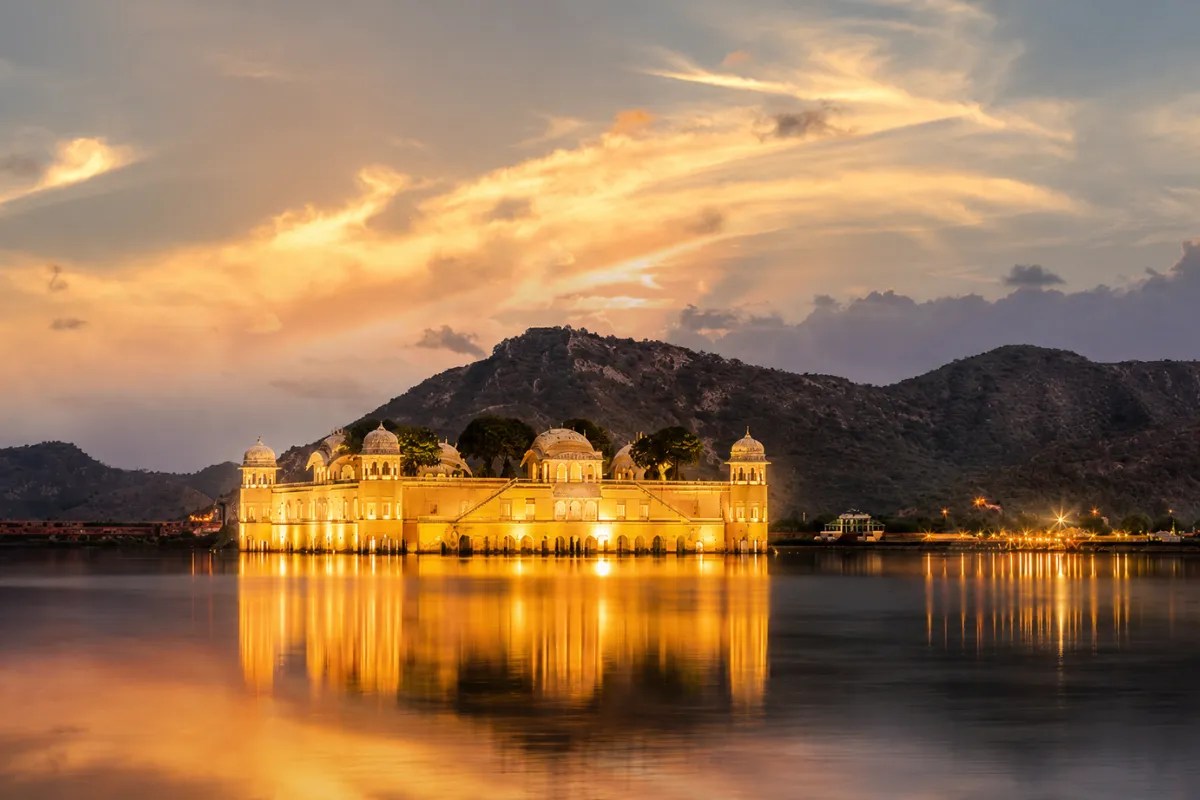 Jal Mahal Jaipur: पानी में डूबी हैं महल की 4 मंजिलें, जानिए क्यों है ये सबसे खास