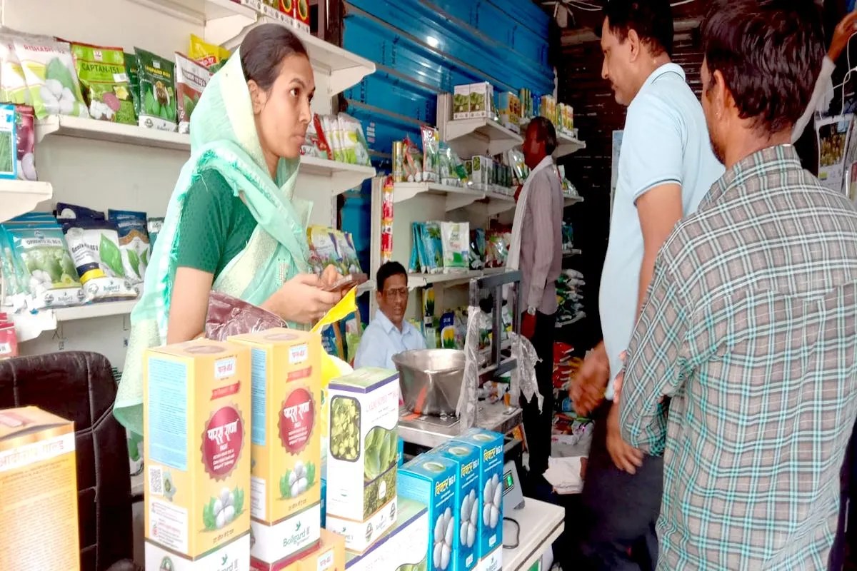 रतलाम में कृषि विभाग की छह खाद फर्मो पर बड़ी कार्रवाही
