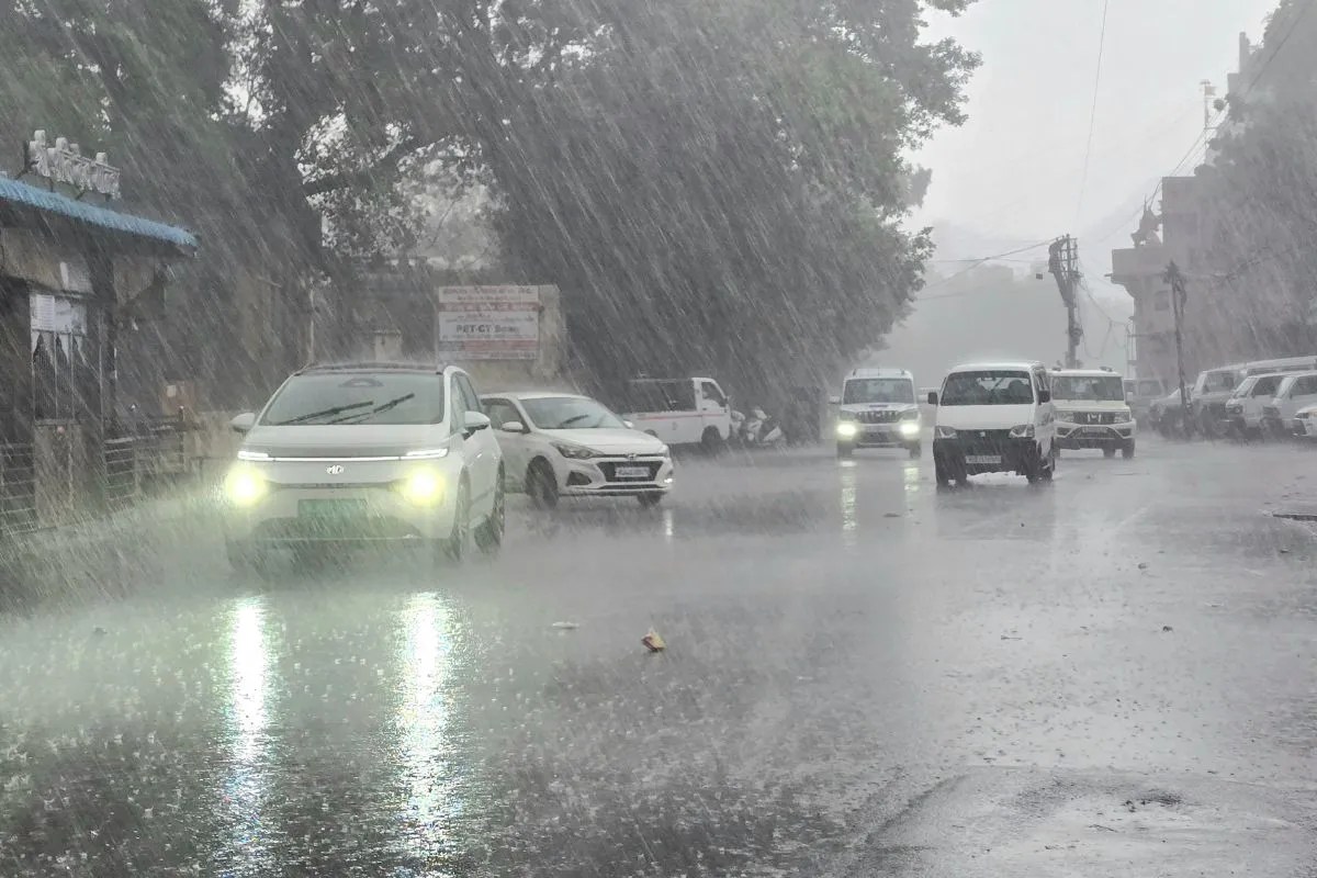 Weather Alert: छत्तीसगढ़ में 5 दिन आंधी-बारिश का अलर्ट, बिजली गिरने से महिला की मौत, 11 घायल