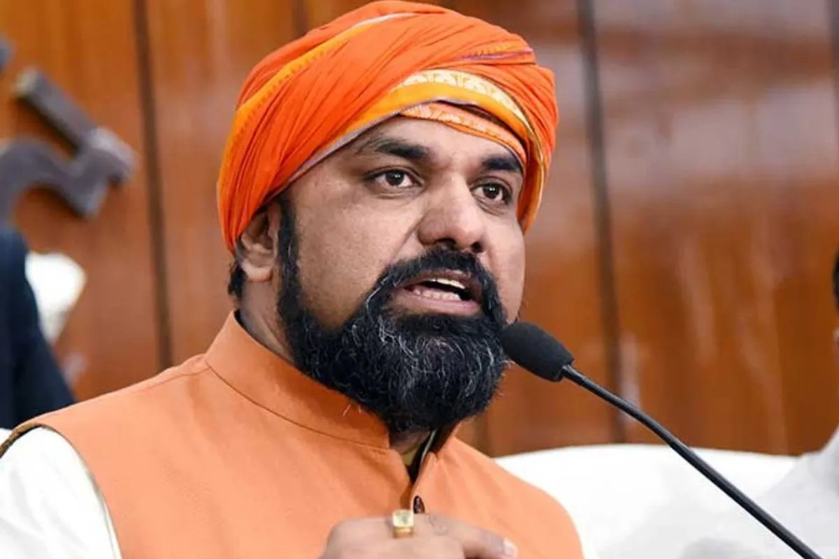 खान सर विवाद के बीच सम्राट सरकार का बड़ा एक्शन! अब हर छात्र का डेटा होगा प्रशासन के पास, स्कूल टाइम में कोचिंग पर रोक