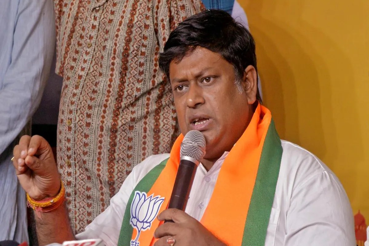 ‘TMC जल्द ही सिमटकर एक साइनबोर्ड बन जाएगी’, सुष्मिता देव के इस्तीफे पर सुकांत मजूमदार का तंज