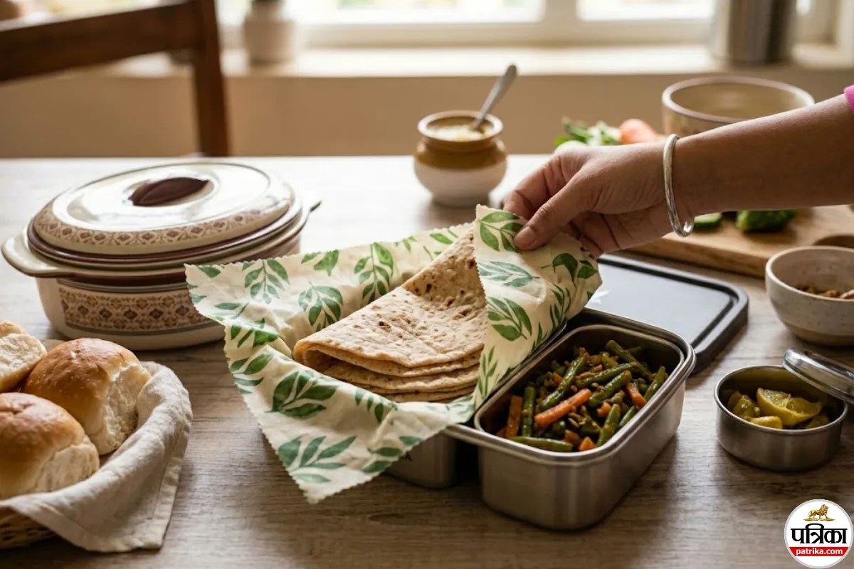 Tips To Keep Chapatis Fresh: टिफिन में घंटों बाद भी मुलायम रहेंगी रोटियां, अपनाएं ये 5 आसान Kitchen Hacks