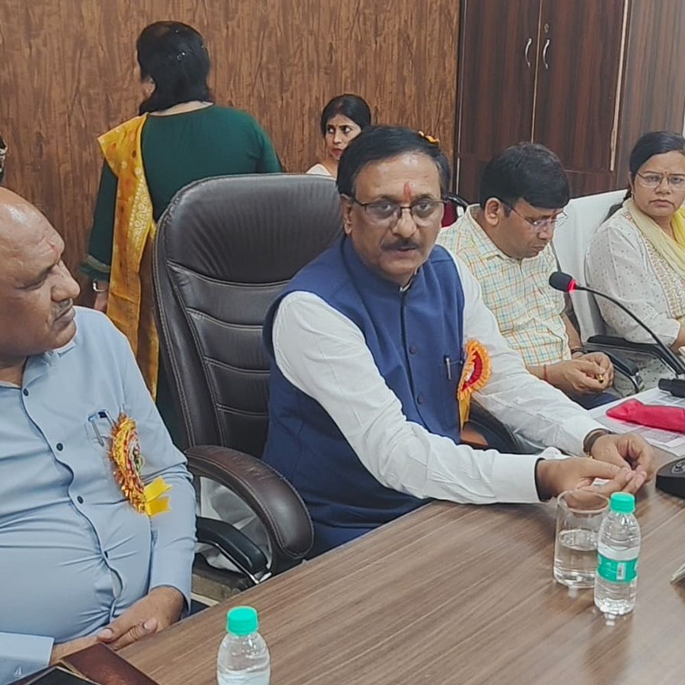 प्रयागराज में आरटीआई संगोष्ठी, राज्य सूचना आयुक्त बोले:समय पर सूचना दें, पारदर्शिता बढ़ेगी; अधिकारियों की जिम्मेदारी