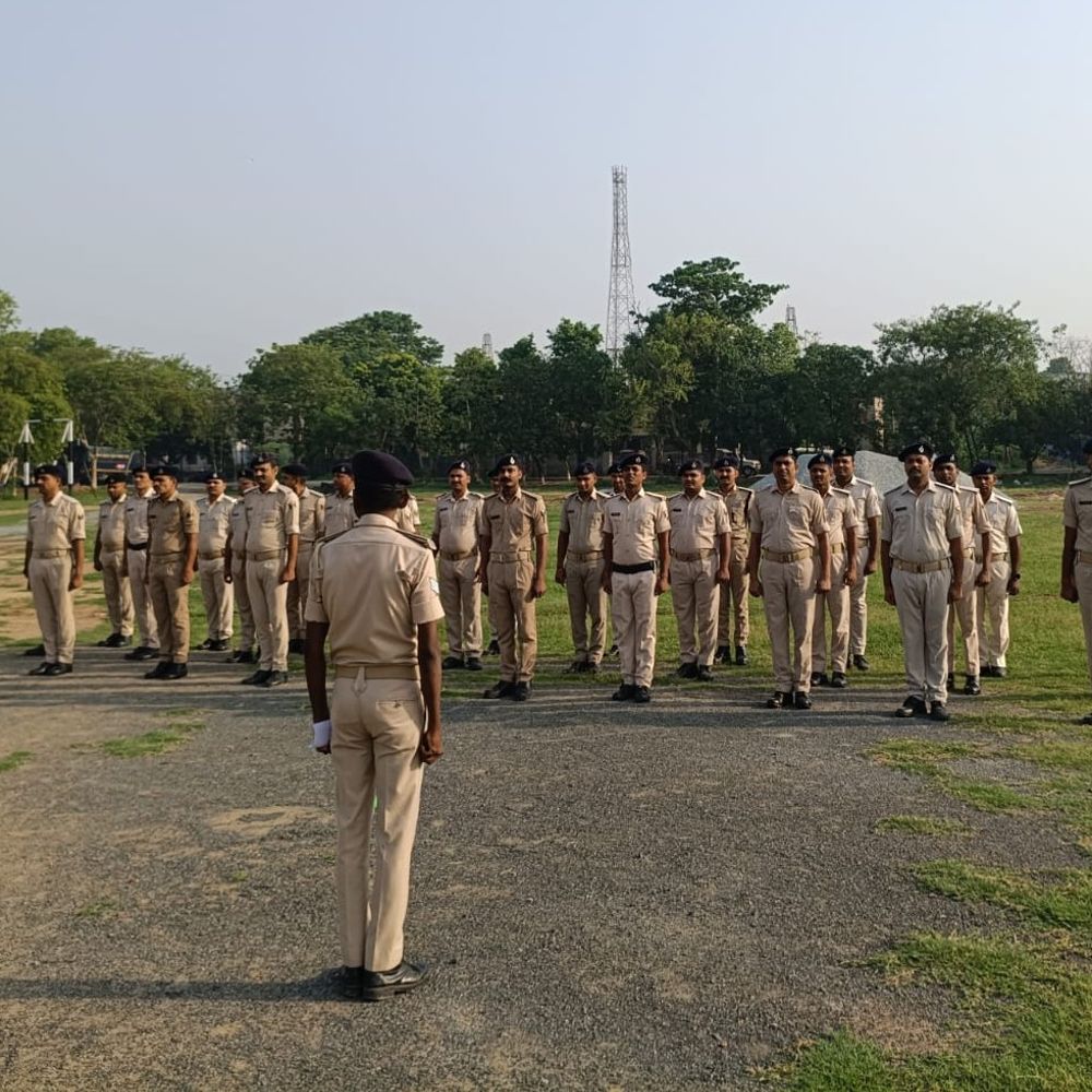 जहानाबाद पुलिस केंद्र में साप्ताहिक परेड आयोजित:एसपी के निर्देश पर जवानों की फिटनेस और तत्परता जांची गई