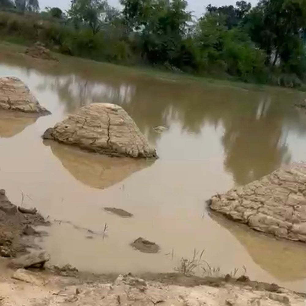 भट्ठा संचालक समेत दो पर केस दर्ज:हरदोई में भट्टे के पास गड्ढे में डूबने से हो गई थी बच्चे की मौत, खनन अधिकारी ने कराई FIR