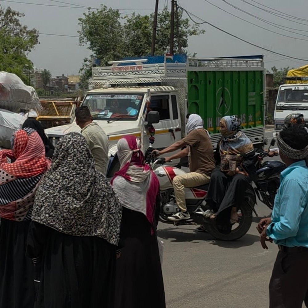 संभल में पारा 37 डिग्री, AQI 183 पहुंचा:चार दिन की बारिश के बाद उमस बढ़ी, दिनभर आंधी का अलर्ट
