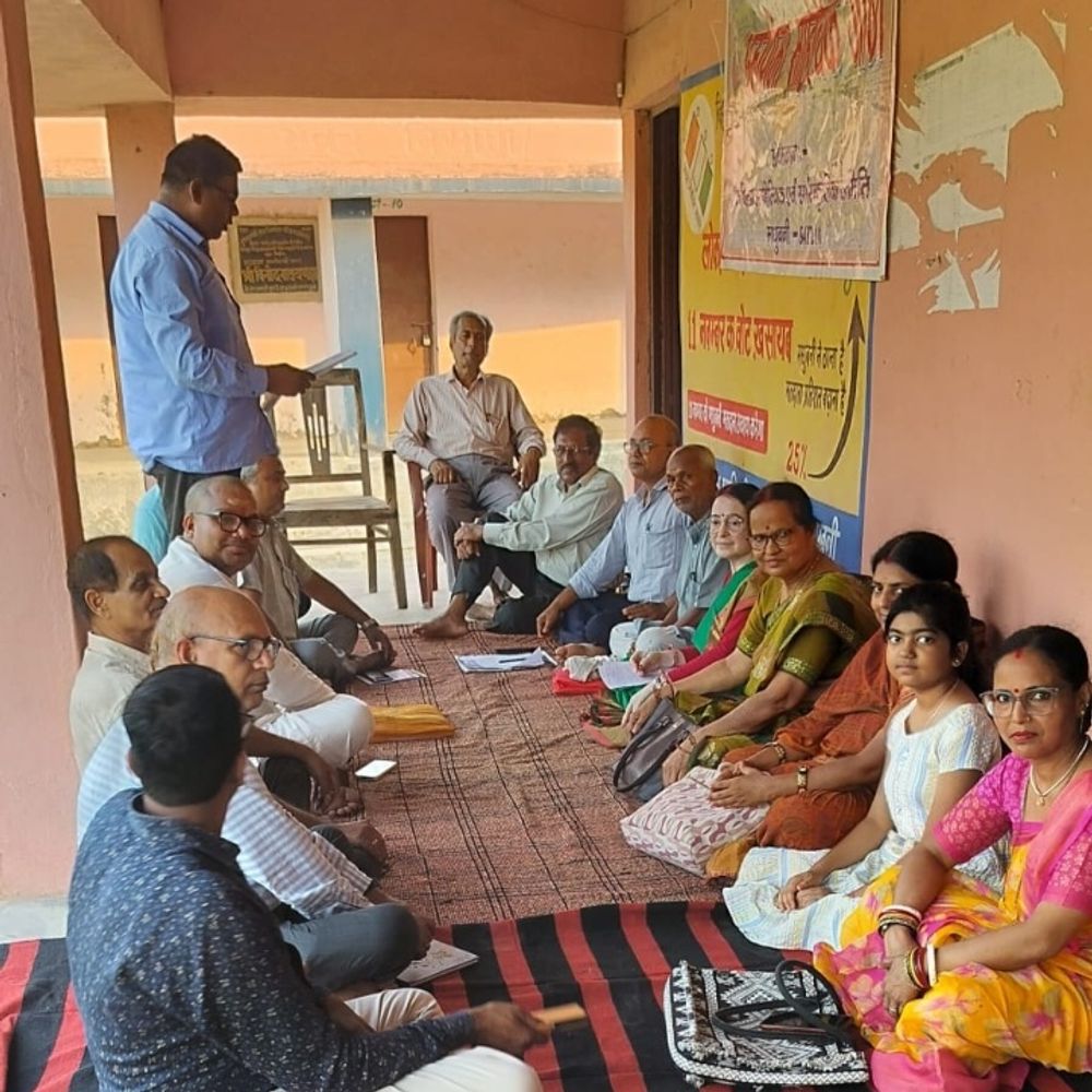 साहित्य, समाज, शिक्षा से जुड़े विषयों पर रचनाओं का पाठ