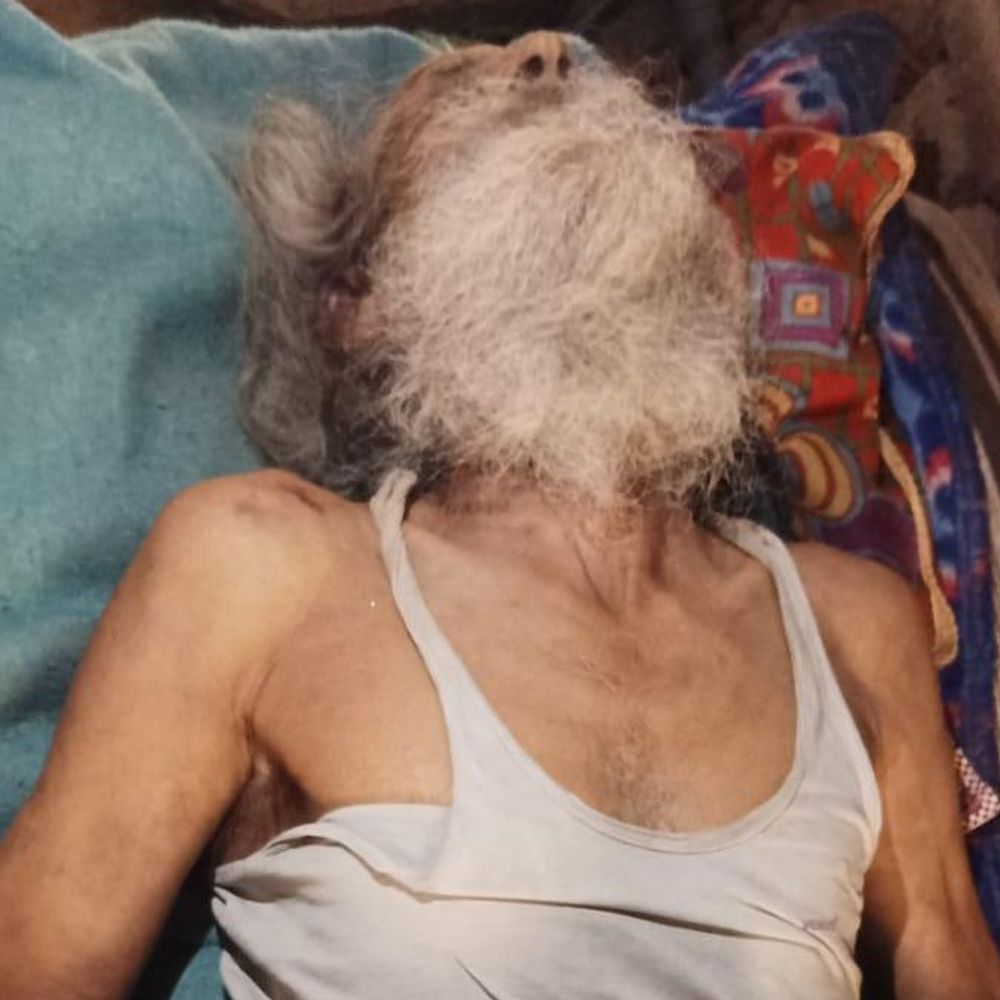 मथुरा में किराए के कमरे में बुजुर्ग का शव मिला:साधु भेषधारी व्यक्ति की संदिग्ध मौत, पुलिस जांच में जुटी