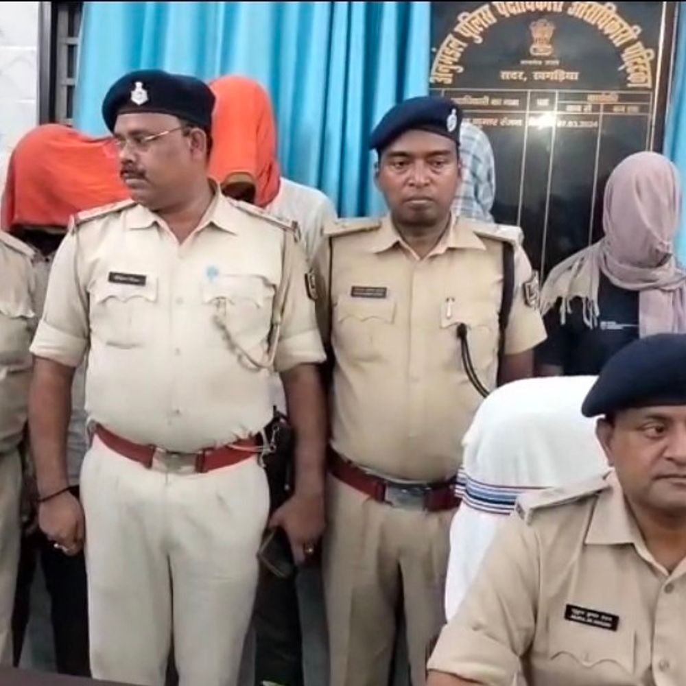 खगड़िया में 110 KG गांजा जब्त, 4 तस्कर गिरफ्तार:मानसी से 2 कारों के साथ इंटर डिस्ट्रिक्ट गैंग के मेंबर पकड़े गए