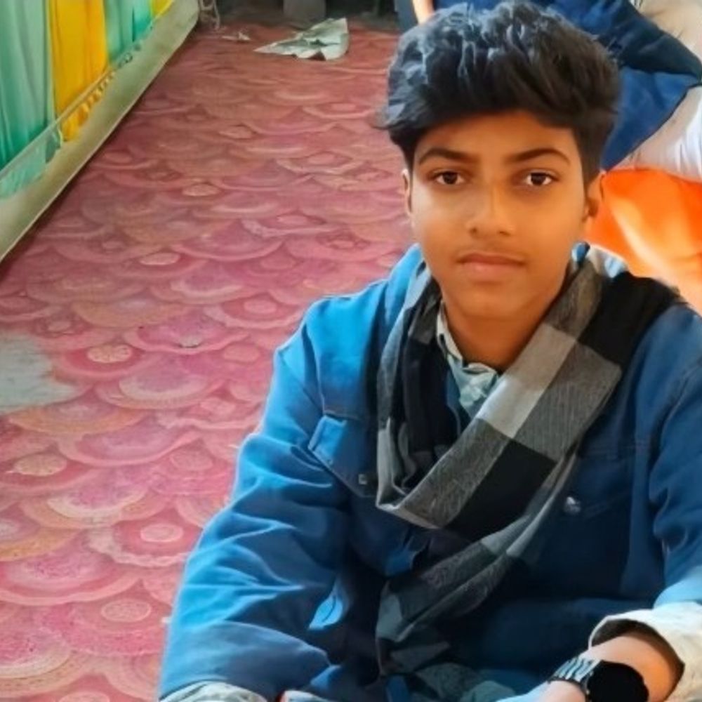 बक्सर में गंगा स्नान के दौरान किशोर डूबा:SDRF और गोताखोरों की टीम तलाश में जुटी, तेज धारा में फंसकर हुआ लापता
