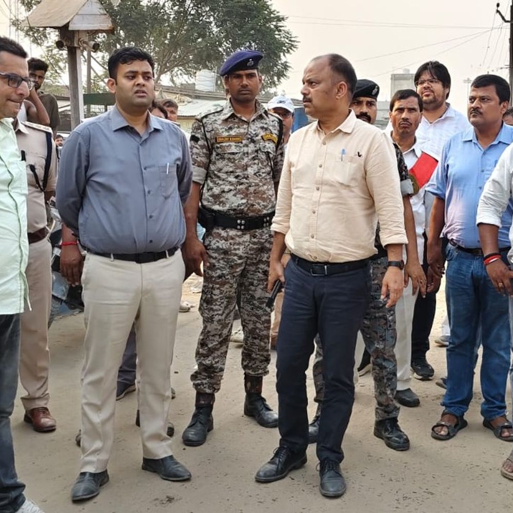 DM बोले-अतिक्रमण हटाकर जल निकासी के लिए नाला बनाएं:सहरसा में करवाई नापी, निकासी मार्ग बनाने के दिए निर्देश