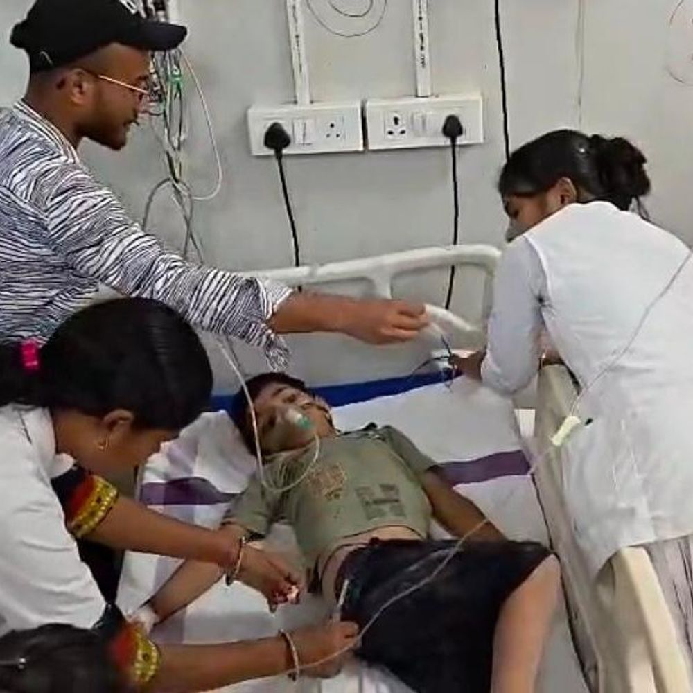जहानाबाद में करंट लगने से बच्चा झुलसा:घर के पास खेलते समय हुआ हादसा, सदर अस्पताल में भर्ती, खुले तारों पर उठे सवाल