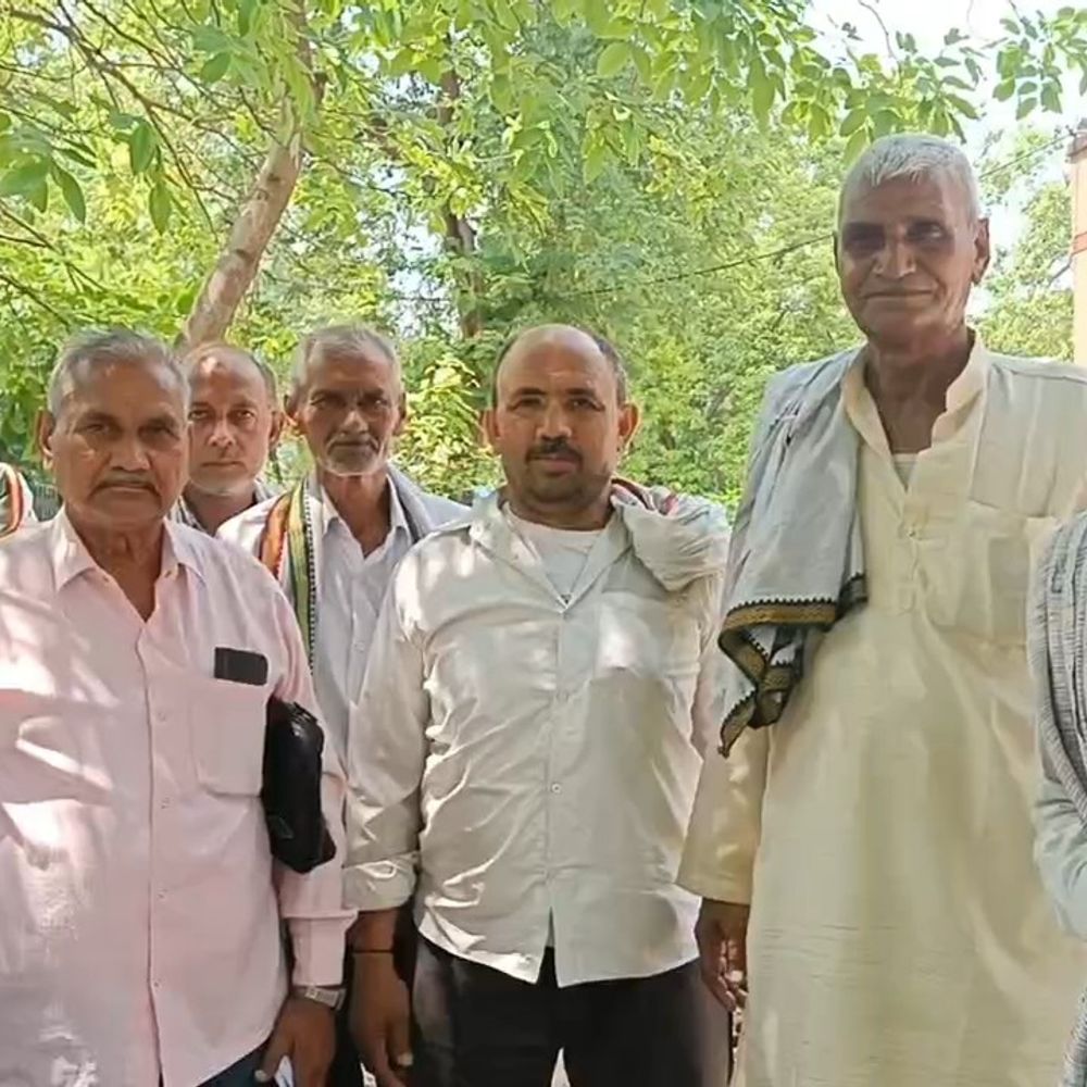 मथुरा में ओलावृष्टि से फसल बर्बाद:किसानों ने जिलाधिकारी से मुआवजे की मांग की
