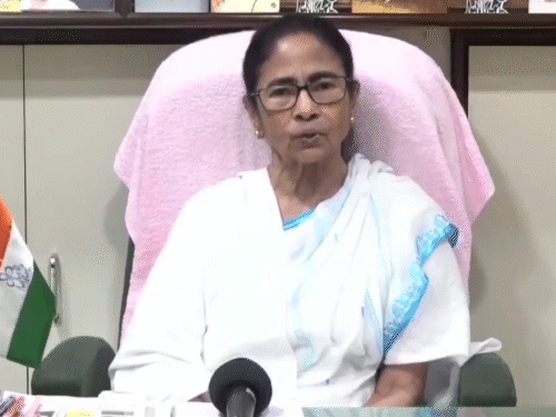 ममता बोलीं- TMC विधायकों पर भाजपा जॉइन करने का दबाव:पुलिस उन्हें डरा-धमका रही; पार्टी विरोधी गतिविधियों के आरोप में दो MLA को निकाला