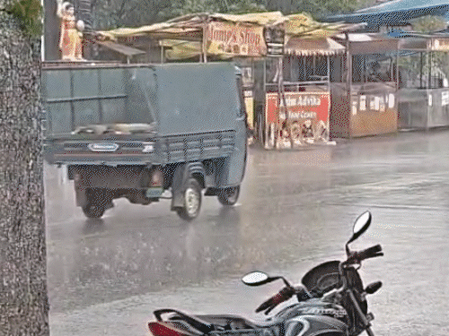 2-3 दिनों में छत्तीसगढ़ में होगी मानसून की एंट्री:5 दिन गरज-चमक के साथ बारिश का अलर्ट, 50Km रफ्तार से चलेंगी हवाएं