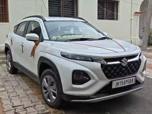 देवघर में बड़ी वारदात की साजिश नाकाम:पांच संगठित अपराधी हथियार के साथ गिरफ्तार, कार से पिस्टल और कारतूस बरामद
