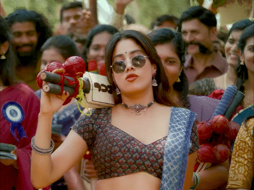 ‘हर महिला सम्मान की हकदार है’:’पेड्डी’ में जाह्नवी के किरदार पर आपत्ति के बाद डायरेक्टर ने मांगी माफी, बोले- आपत्तिजनक सीन्स में बदलाव करेंगे