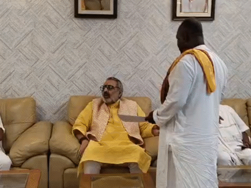 ‘लालू परिवार से सीखें प्रेशर पॉलिटिक्स’:गिरिराज सिंह बोले- देश के सभी प्रमुख विपक्षी दलों के नेता वंशवादी हैं, जनता सब देख रही है