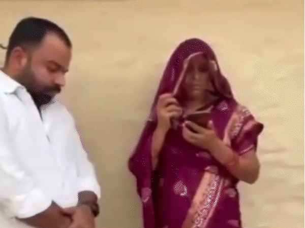 आकांक्षा चतुर्वेदी की मां से राहुल गांधी ने की बातचीत:फोन पर कहा- आपने कर्ज लेकर पढ़ाया, बेटी को लगा कि आपको बर्बाद कर दिया