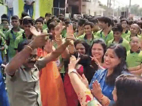 JEE एडवांस में बिहार के शुभम टॉपर:दिल्ली के कबीर दूसरे, झुंझनूं के जतिन तीसरे नंबर पर; टॉप-10 के 6 स्टूडेंट ने राजस्थान में कोचिंग की