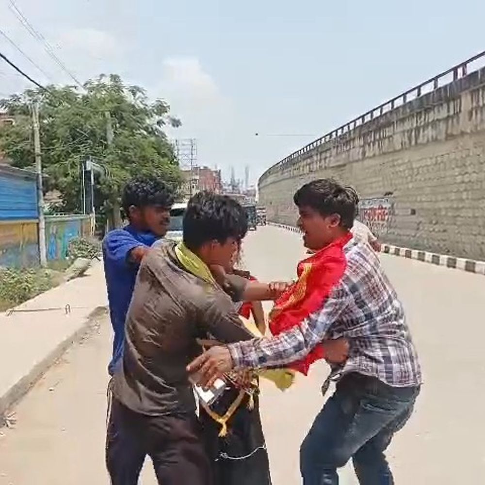 कैमूर में जेवर-कैश लेकर घर से भागी युवती:दोनों पक्ष में जेवरात वापस करने को लेकर मारपीट, 5 लोग हिरासत में