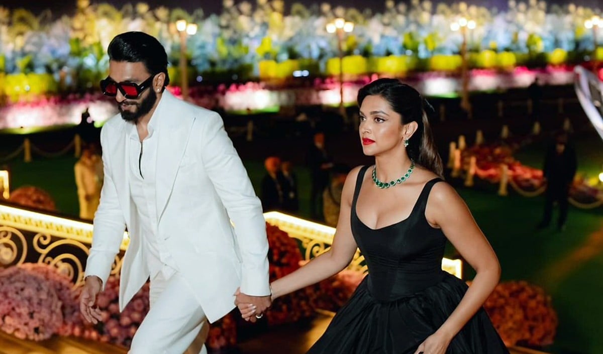 Video | अपने नए आशियाने का जायजा लेने पहुंचे Deepika Padukone और Ranveer Singh, एक्ट्रेस का ‘बेबी बंप’ आया नजर