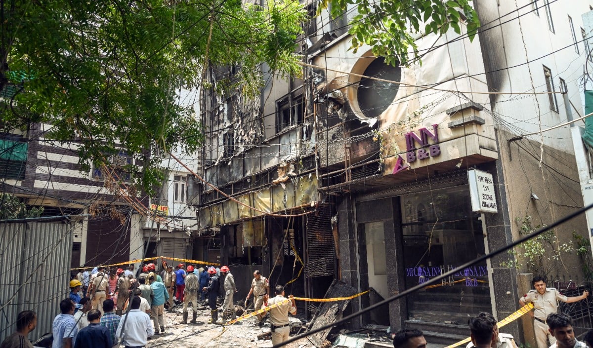 दिल्ली अग्निकांड का खौफनाक सच! 6 कमरों के लाइसेंस पर चल रहे थे 25 कमरे, मालिक के खिलाफ पुलिस की सख्त जांच शुरू