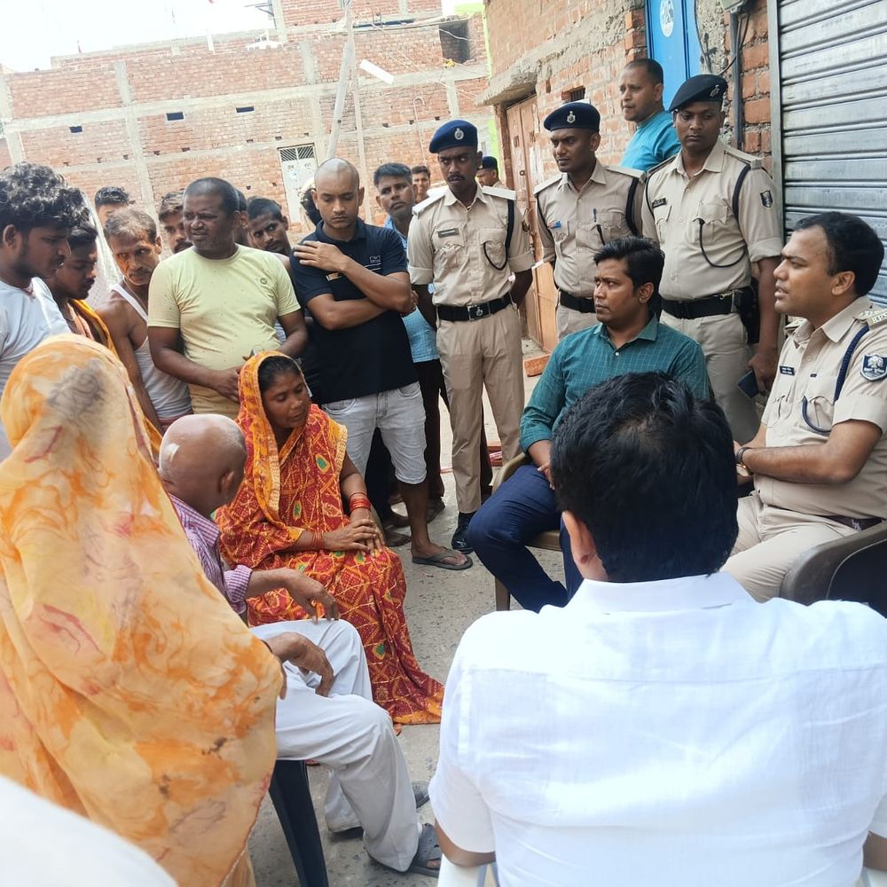 10 रुपए के लिए विवाद, 2 समुदाय में तनाव:नवादा में सदर SDO और SDPO ने किया मीटिंग, मजिस्ट्रेट के साथ कैंप कर रही पुलिस