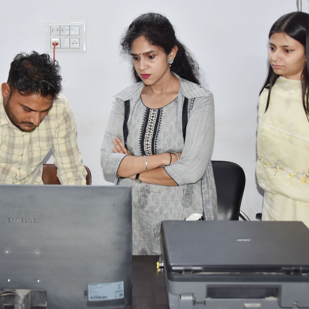 कैथल में डीसी ने किया सरकारी कार्यालयों का निरीक्षण:नायब तहसीलदार मिली गैर हाजिर, कारण बताओ नोटिस