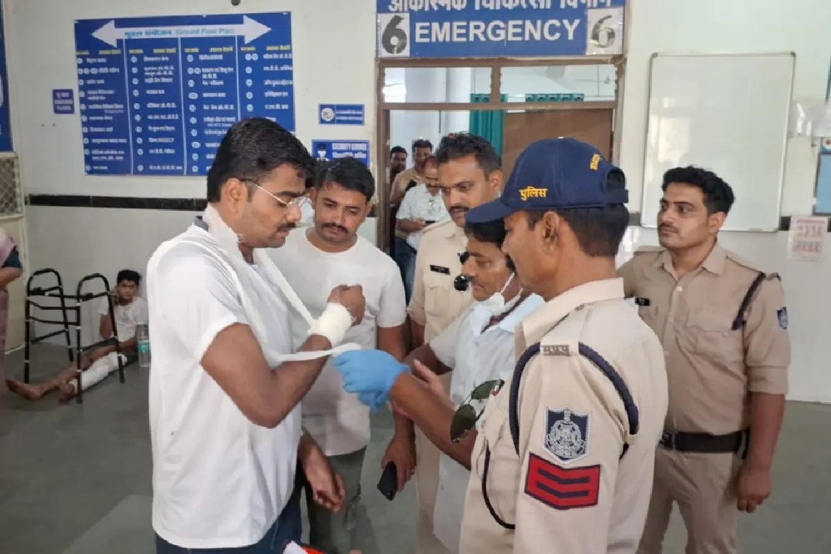 छतरपुर के SP ऑफिस में बवाल, युवक ने काटी हाथ की नस, पुलिस पर लगाया आरोप