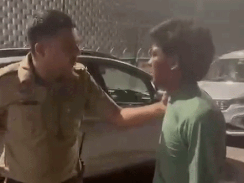 पंचकूला निर्माणाधीन मकान से चोरी करते पकड़ा युवक,VIDEO:बोला-बस लोहा चक रहा था, पकड़ने वाला पुलिसकर्मी बोला-बस फिर चोर है तू