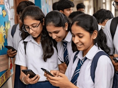 पंजाब में अब स्टूडेंट्स के सर्टिफिकेट में नहीं होंगी गलतिया:PSEB रजिस्ट्रेशन होते ही पर्टिकुलर पेरेंट्स को करेगा SMS, 7 दिन में करवा सकेंगे करेक्शन