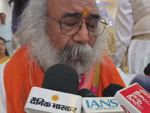 संभल में प्रमोद कृष्णम् का टीएमसी पर हमला:बोले- हिंदुओं और सनातन को मिटाना चाहते थे, यह ज्वालामुखी के फटने का नतीजा