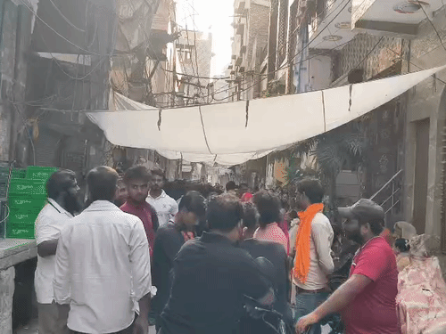सूर्या की मौत के बाद नहीं खुला खोड़ा के मार्केट:तनावपूर्ण हालात को देखते हुए फोर्स तैनात, परिवार को सांत्वना देने पहुंच रहे